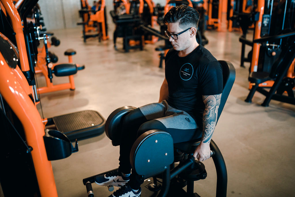 Machine hip abductor