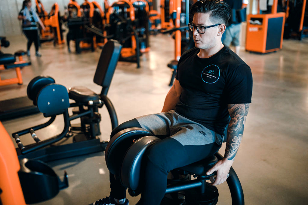 Machine hip adductor