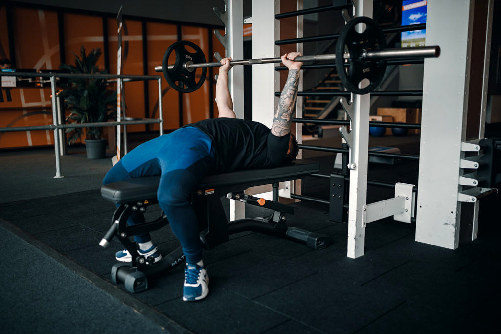 Close grip bench press