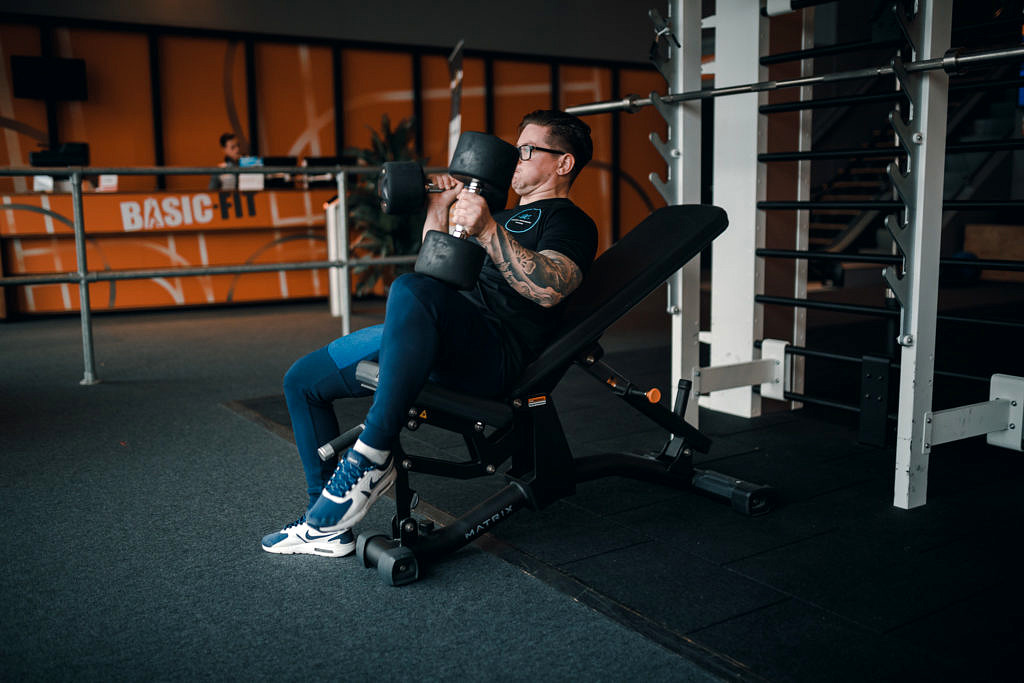 Incline dumbbell press