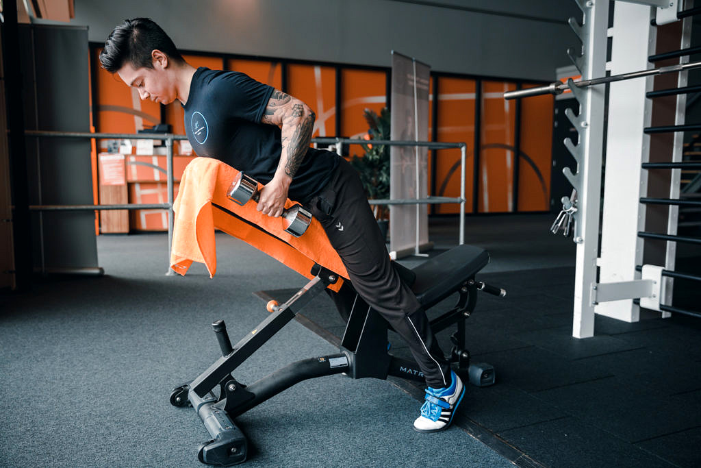 Incline dumbbell row