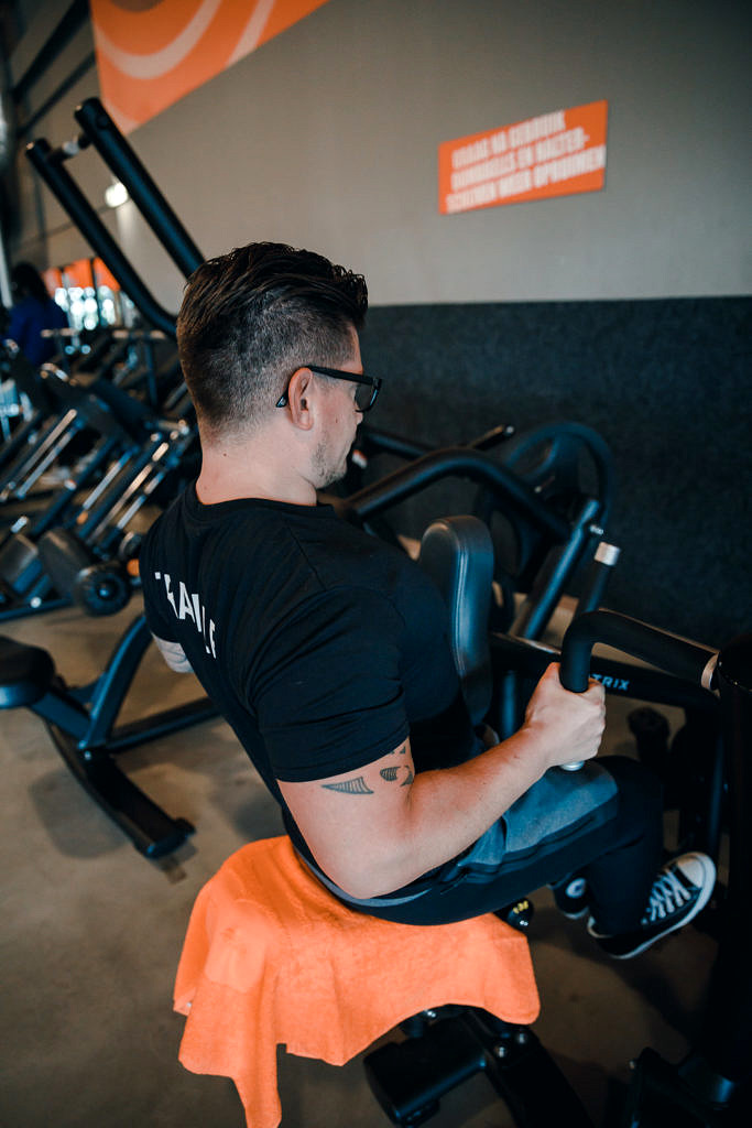 Plate loaded seated row