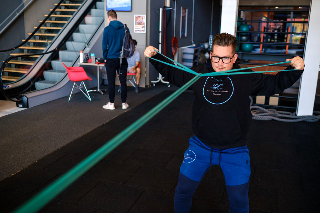 Banded Wide face pull