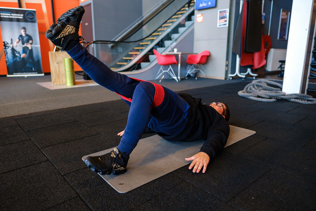 Single leg glute bridge