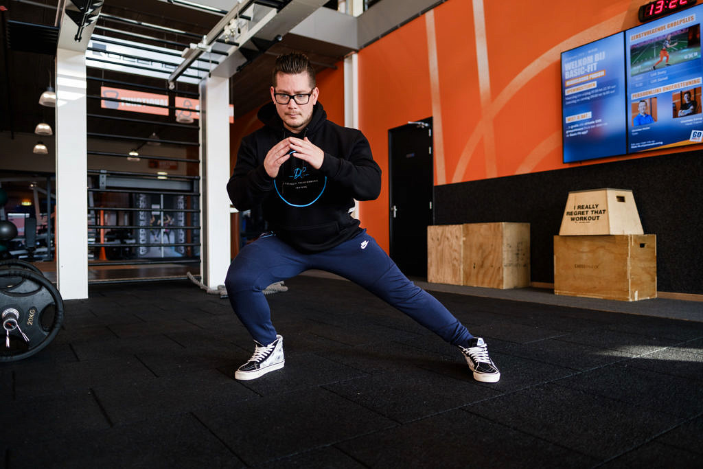 side lunge 2